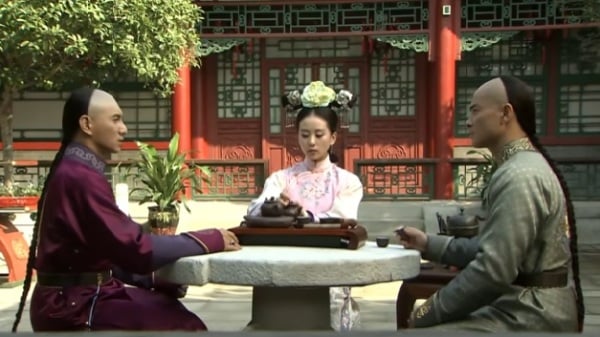 清朝劇中的男子發型總是一成不變，但除了清朝末年的題材，其他時期的影視作品是不應該出現“陰陽頭”造型的。