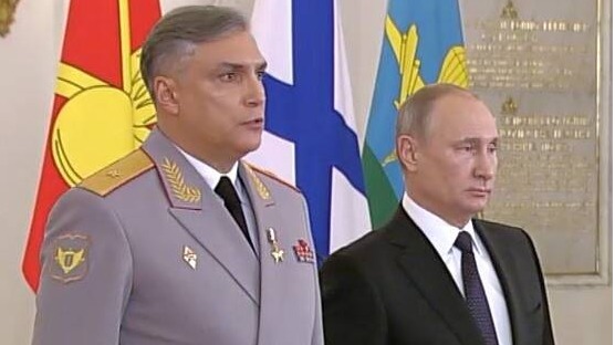 現任俄羅斯陸軍副司令的馬托夫尼科夫（Alexander Matovnikov，左），被點名為熱門參謀總長的人選。