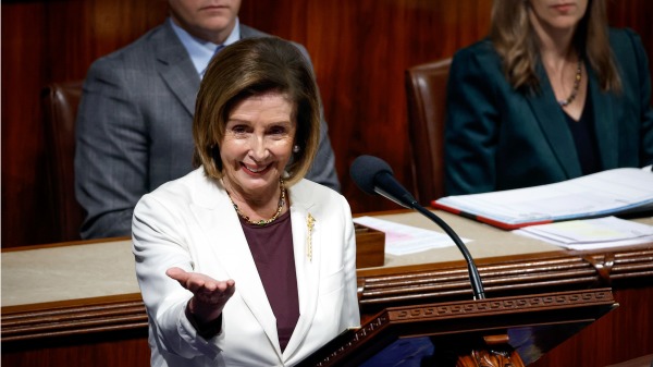 2022年11月17日，美国国会众议院民主党领袖佩洛西宣布她辞去领袖一职。（Anna Moneymaker/Getty Images）