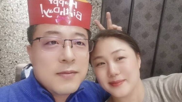 赵立坚和妻子汤天如。（图片来源：公用领域微博）