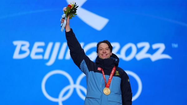 典選手馮德波（Nils van der Poel）在北京冬奧獲得雙料金牌