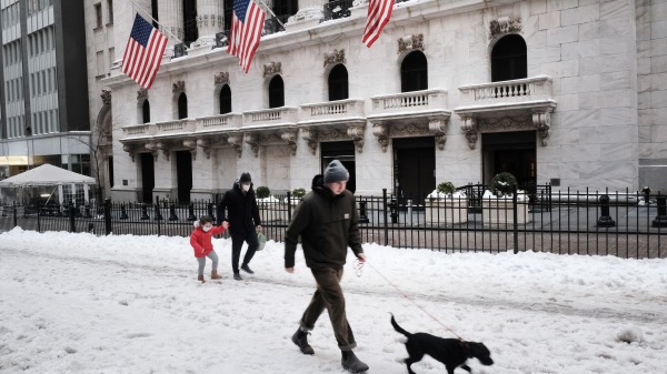 冬天的雪花飄向了華爾街……
