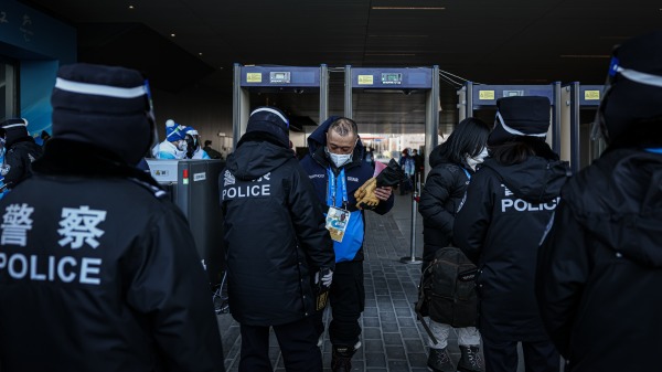 北京冬奧期間警察過安檢