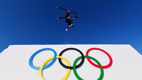 2月8日，谷愛凌獲得冬奧會女子自由式滑雪大跳臺冠軍。