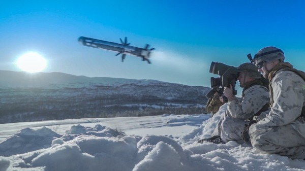 2020年3月3日第20次冷反应演习在挪威北部举行，美国海军陆战队反装甲小队中发射M98A2标枪导弹系统。