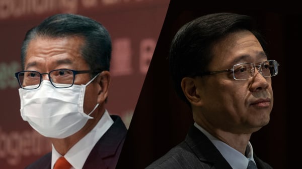 香港政务司司长李家超（右）和财政司司长陈茂波。（图片来源：看中国合成图片）