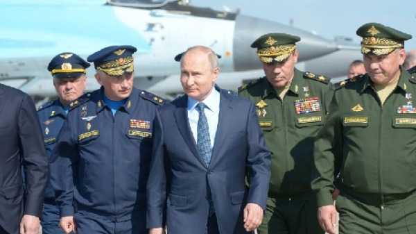 俄罗斯总统普京与俄军将领