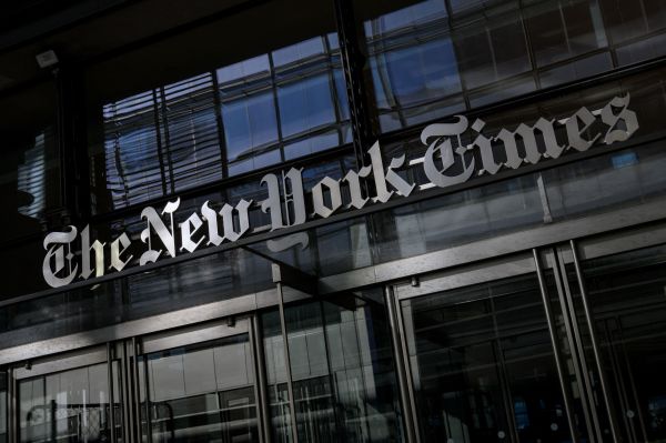位于美国纽约的老字号报纸《纽约时报》报社大楼。（图片来源：ANGELA WEISS/AFP via Getty Images）