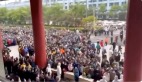暴動上海市民突破封鎖街頭抗議警方鎮壓爆衝突(視頻圖)