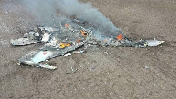 4月3日周日，乌克兰空军防空导弹部队，在哈尔科夫州击落了一架俄罗斯苏-35战机。(