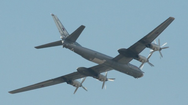 俄罗斯的战略轰炸机图-95MS。