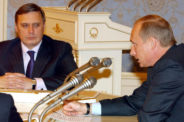 2003年9月30日，俄羅斯總統普京和總理卡西亞諾夫在莫斯科克里姆林宮的一次會議上。