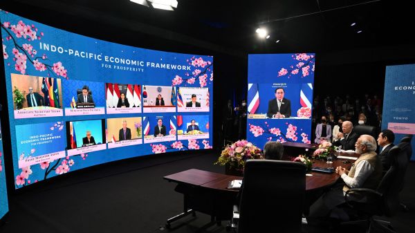 2022年5月23日，美国总统拜登在日本东京正式启动了与 12 个印太国家合作的一项新贸易协议——“印太经济框架”（IPEF）。（图片来源：SAUL LOEB/AFP via Getty Images）