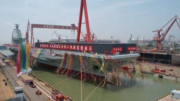 2022年6月17日，中国第三艘航空母舰“福建舰”下水。（图片来源：网络）