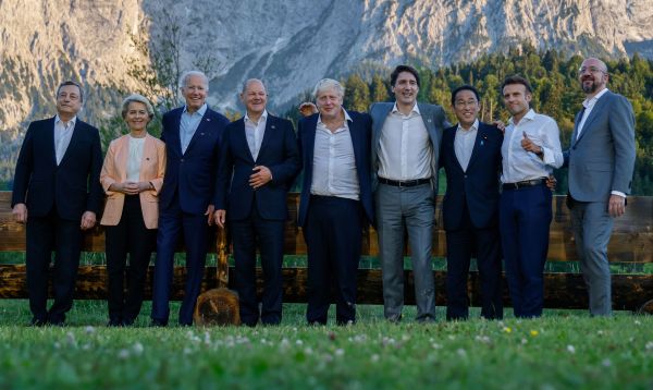 2022年6月26日，在德國南部埃爾茂城堡舉行的G7峰會期間，各國領導人合影。