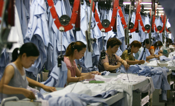 中国纺织女工在劳动