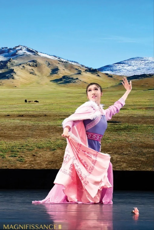 在2021年「全世界中國古典舞大賽」中，楊美蓮將古代四大美女之一王昭君演繹得豐富細膩，獲得青年女子組金獎。