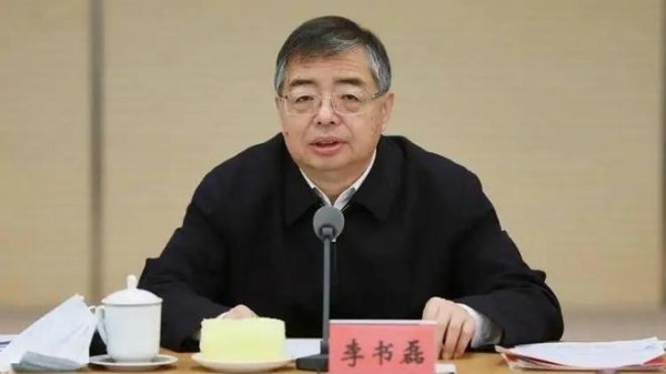 有“北大神童”之称李书磊升任中央政治局委员后，首次以中宣部部长身份亮相。（图片来源：网络）