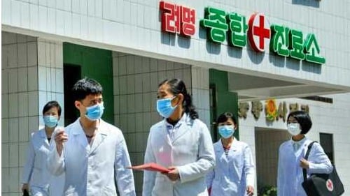 5月18日，朝鮮勞動新聞報導，鼓勵保健領域工作人員發揚責任感，積極展開事關人民生死的防疫戰爭