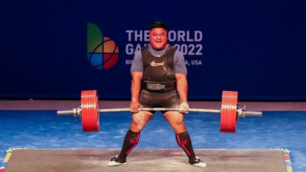 楊森世運會健力摘銀 蹲舉440公斤破世界紀錄