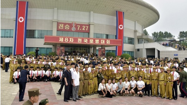 7月27日，据朝鲜劳动新闻报导，为了迎接战胜节（签署停战协定日），前一天（26日）于首都平壤举行了全国老兵大会。