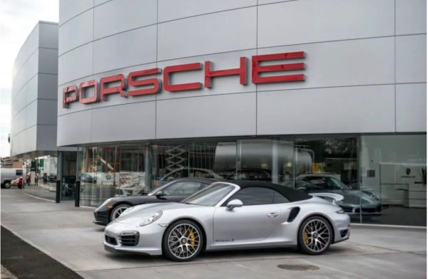 位于纽约长岛的Porsche of South Shore