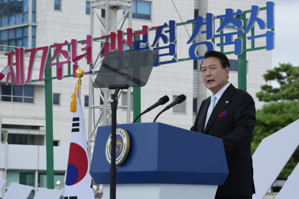 韓國總統尹錫悅於2022年8月15日在首爾總統府舉行的第77個民族解放日慶祝活動期間發表講話。
