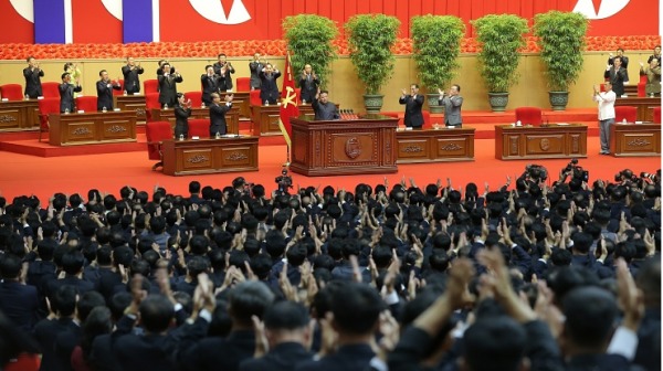 8月11日，朝鮮勞動新聞報導，10日於在平壤召開了“全國緊急防疫總結大會”， 並宣布戰勝COVID-19疫情