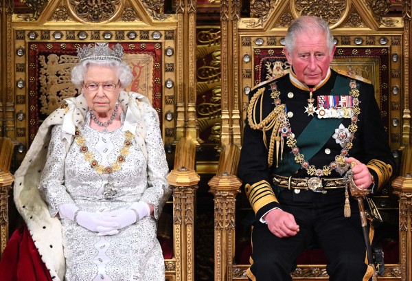 英国女王伊丽莎白二世（Queen Elizabeth II）和查尔斯