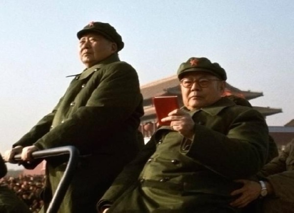 文化大革命期间的毛泽东与叶剑英。
