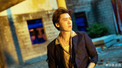 传李易峰多次嫖娼北京被抓微博30亿阅读量炸开锅(组图)