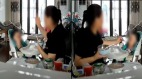 徐州一保姆掌摑1歲孩強餵辣椒保姆稱餵秋葵(圖)