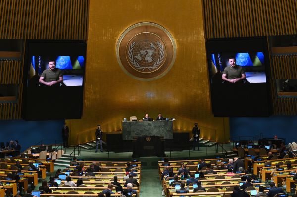 2022年9月21日，乌克兰总统泽连斯基通过网络视讯向联合国大会第77届会议致辞。