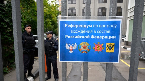 9月23日，俄罗斯在乌克兰卢甘斯克（Luhansk）、顿涅茨克（Donetsk）等地区举行“公投”。
