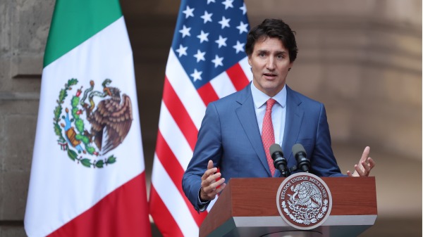2023年1月10日，加拿大總理特魯多在墨西哥城參加北美領導人峰會時向媒體發表講話。（Hector Vivas/Getty Images）(16:9)