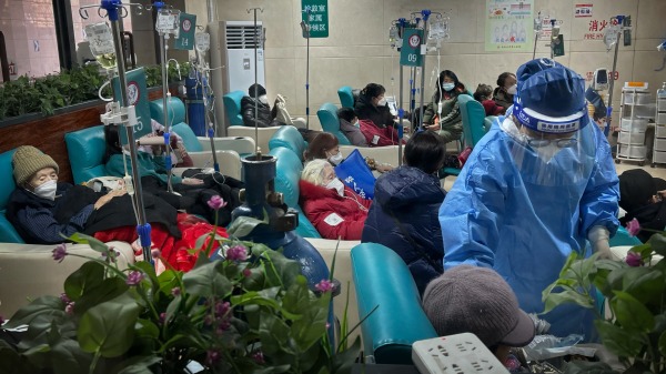 2023年1月2日，北京一家醫院人滿為患