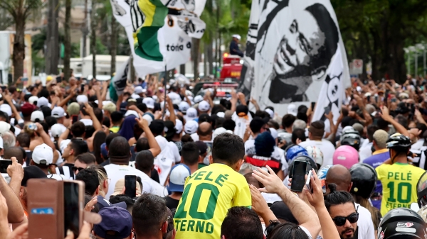 巴西總統送別球王比利，23萬人瞻仰靈柩。