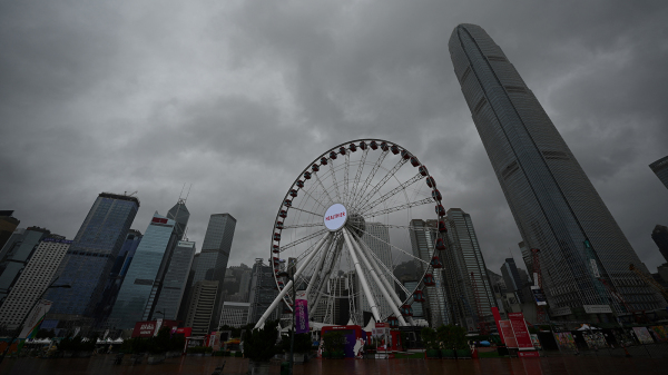 香港中環陰雲密布。（圖片來源：Getty Images）