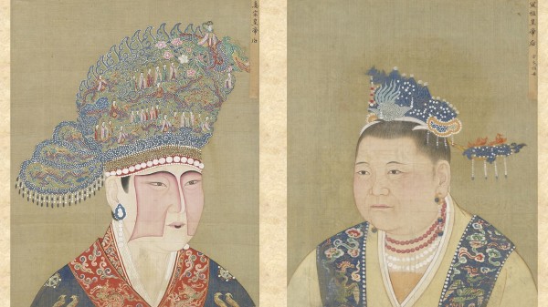 左：宋“真宗皇帝后”画像，当是宋真宗皇后刘氏画像。右：宋朝第一位皇太后杜太后像。