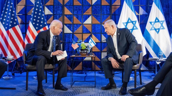 2023年10月18日，美國總統拜登抵達以色列會見以總理內塔尼亞胡。（美國總統拜登官方推特帳戶）