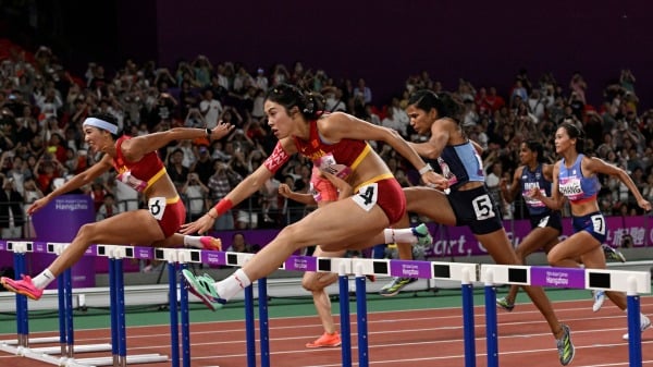 參加亞運會女子百米障礙賽的女選手吳艷妮