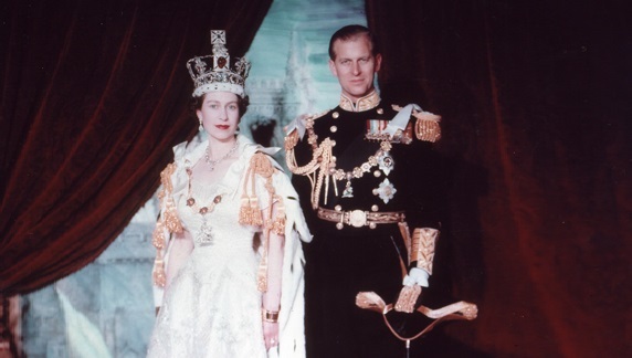 1953年，伊莉莎白二世與菲利普親王的加冕照