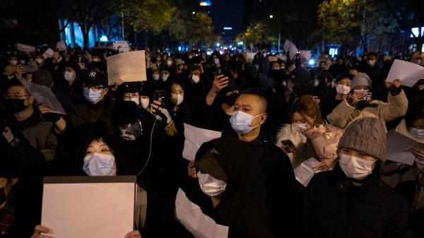 2022年11月27日，中国北京，白纸运动（图片来源：Kevin Frayer/Getty Images）