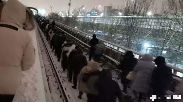 北京地铁西二旗站临时封闭 
