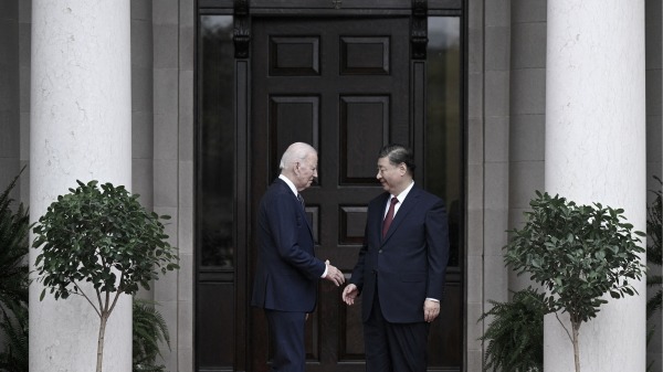 2023年11月15日，在亚太经合组织（APEC）峰会前，美国总统拜登在费罗丽庄园（Filoli）与中共国家主席习近平会晤