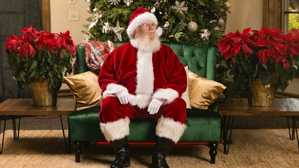 提及聖誕節，大家多半會聯想到身穿紅衣的「聖誕老人」。