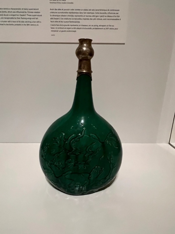 古波斯的玻璃歷史最悠久。中國出土的玻璃器皿基本都是波斯進口的。