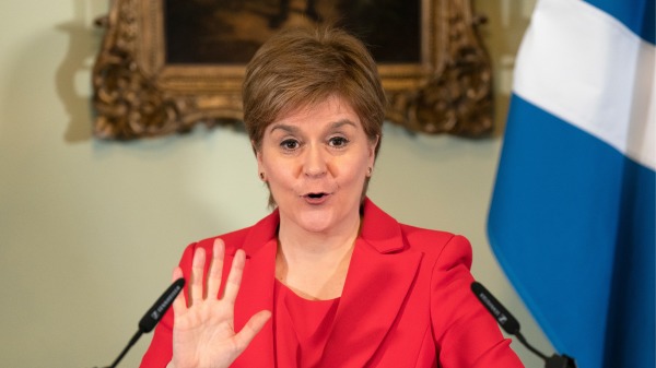 斯特金宣布辭去蘇格蘭首席大臣。