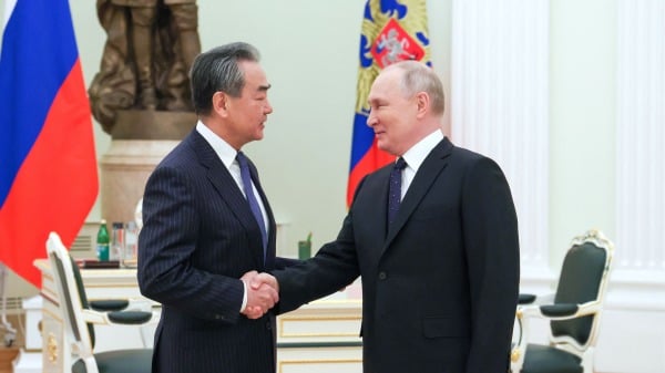 2月22日，俄罗斯总统普京会见王毅。