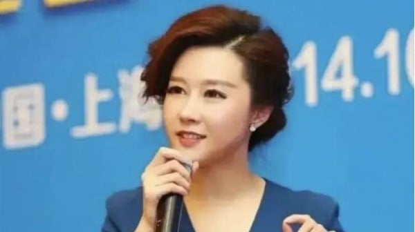 主持人周婷嫁给大30岁富豪郑永刚，生下3个孩子，如今与继子争夺公司控制权。（图片来源：网络）